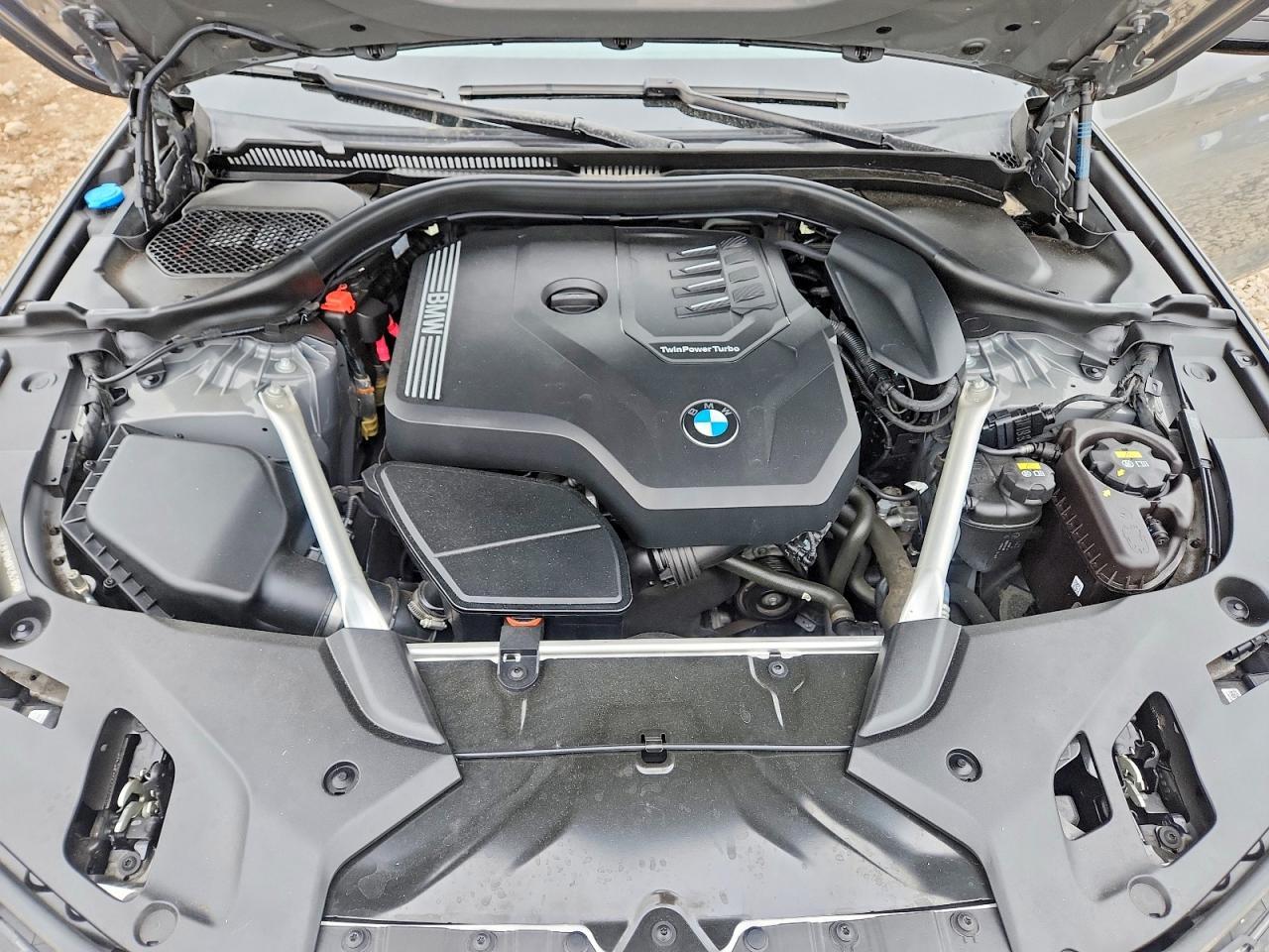 2021 BMW Seria 5 530i - zdjęcie 11