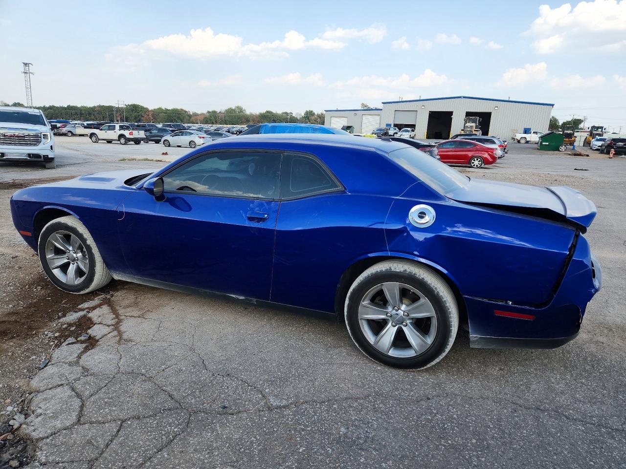 2022 Dodge Challenger Sxt - zdjęcie 2