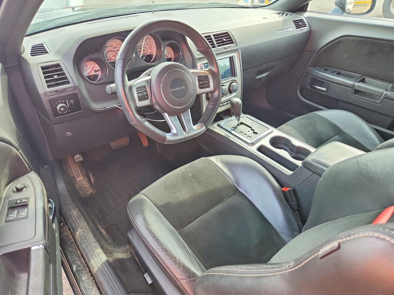 2014 Dodge Challenger Srt-8 - zdjęcie 8