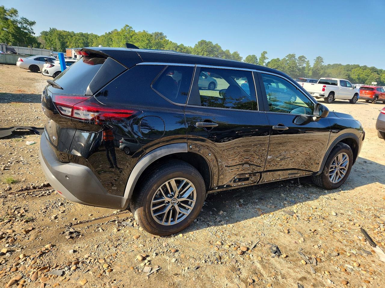 2023 Nissan Rogue S - zdjęcie 3