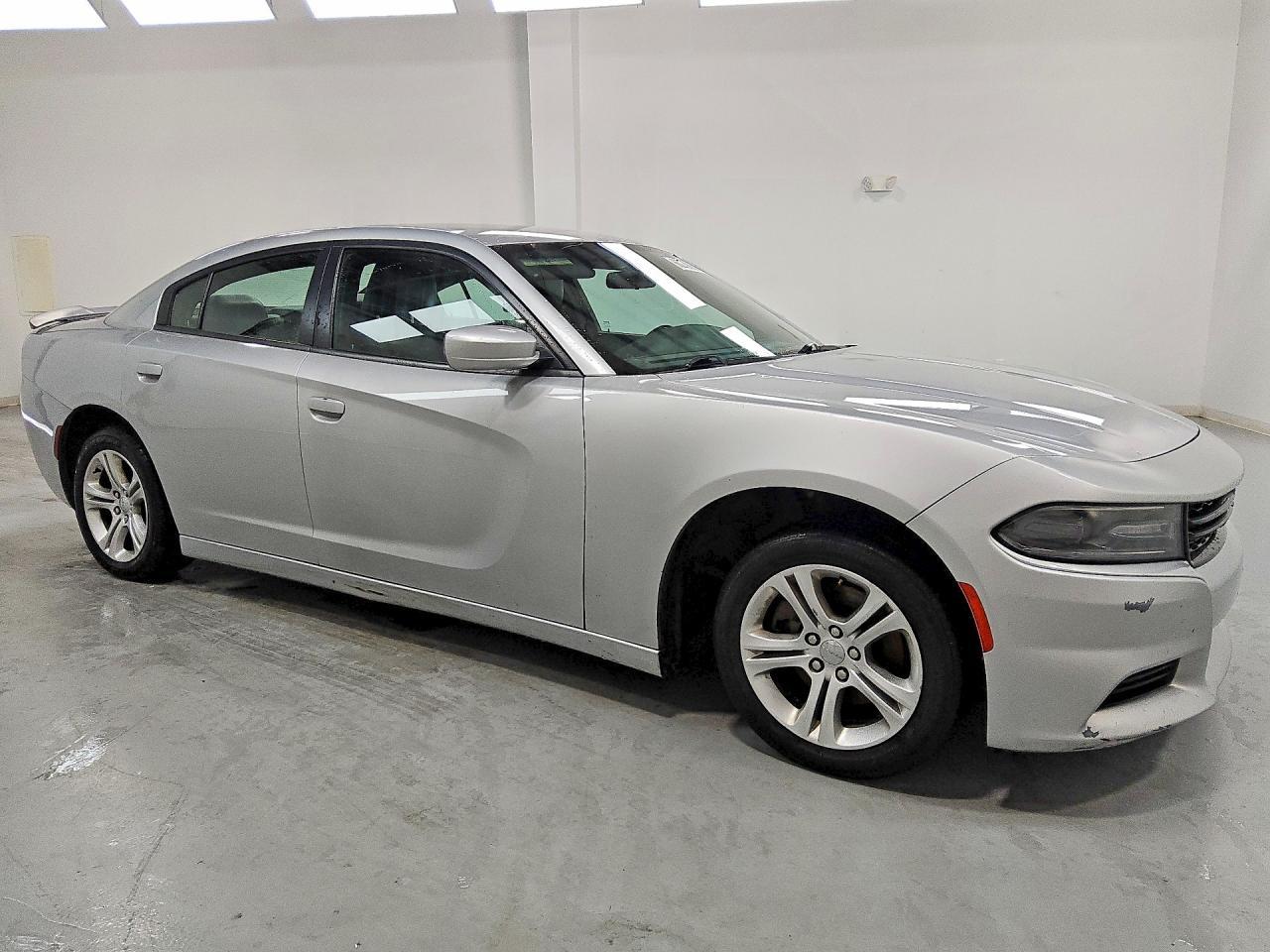 2021 Dodge Charger Sxt - zdjęcie 4