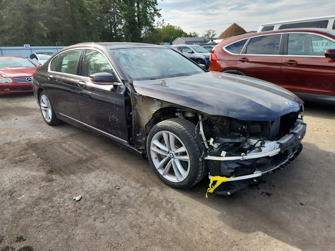 2017 BMW Seria 7 B7 - zdjęcie 4