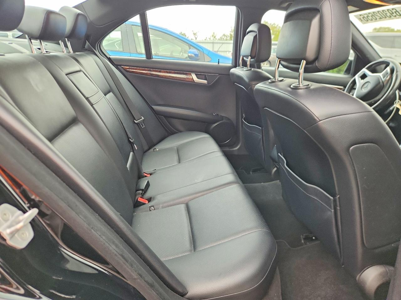 2013 Mercedes-Benz C 300 4Matic - zdjęcie 10
