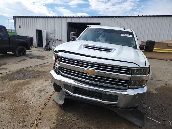 2017 Chevrolet Silverado K2500 Heavy Duty - zdjęcie 13