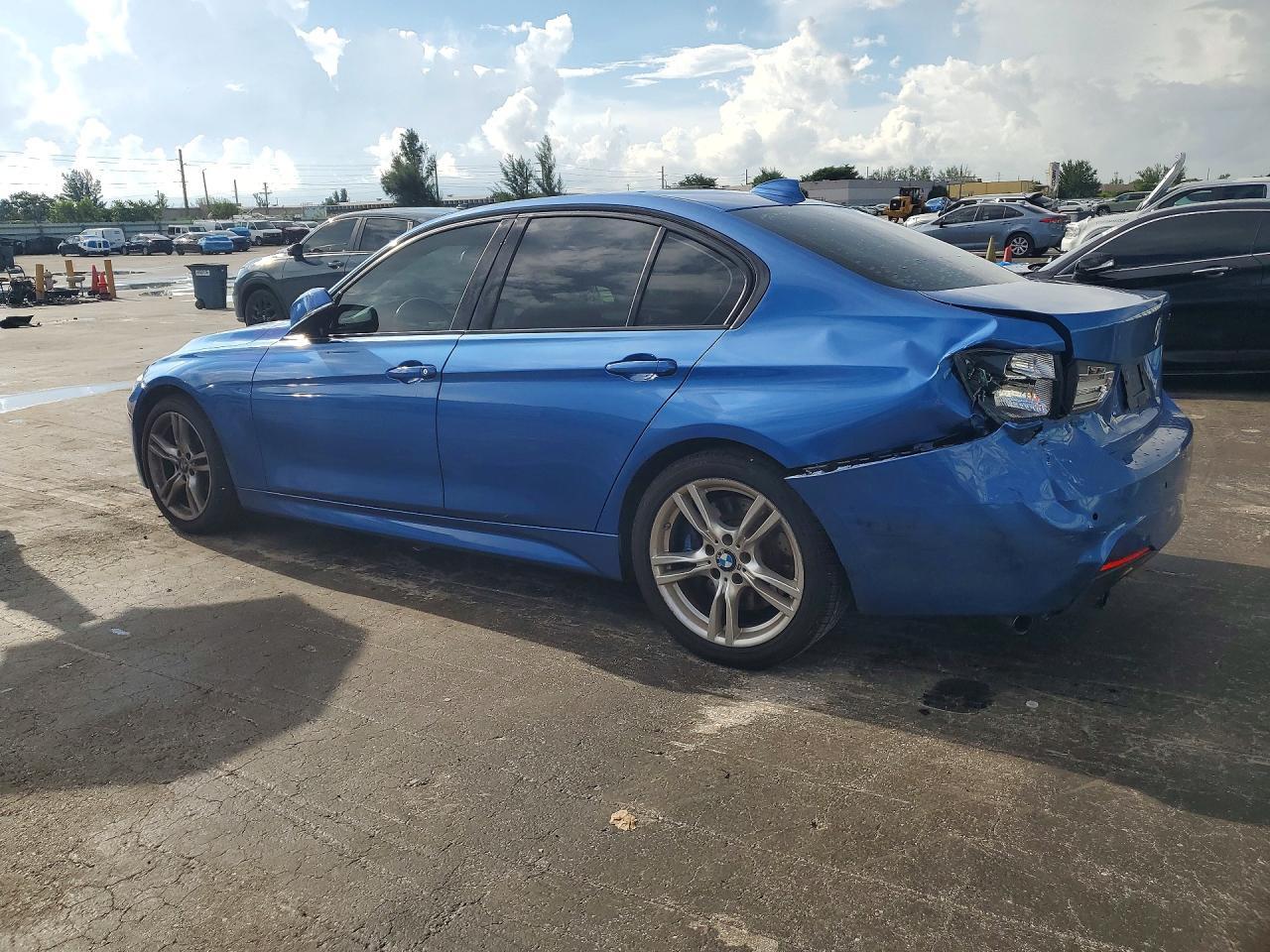 2014 BMW 328 I - zdjęcie 2