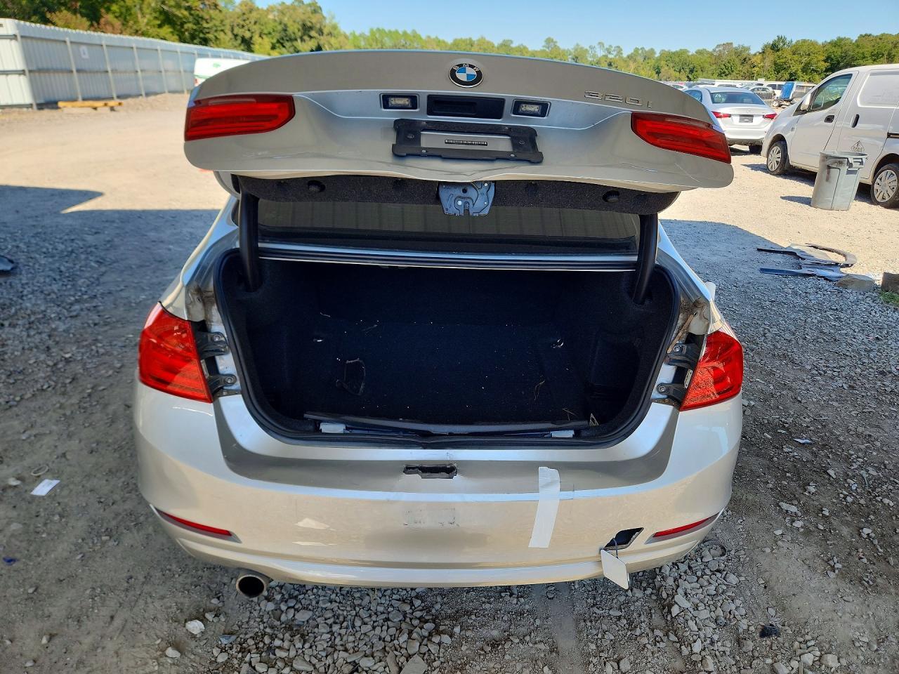 2015 BMW 320 I - zdjęcie 6