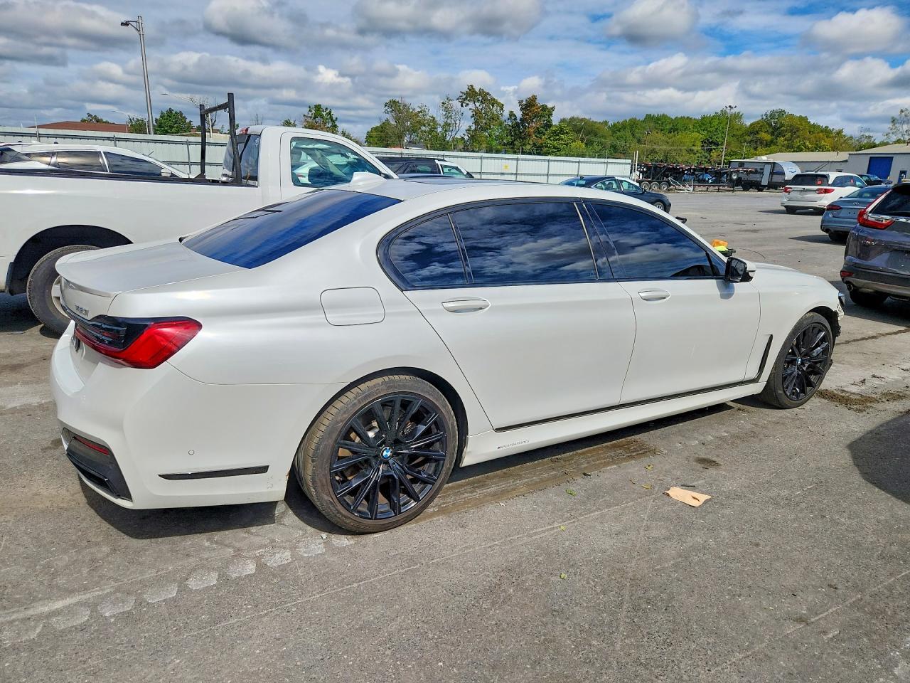 2021 BMW Seria 7 750i - zdjęcie 3