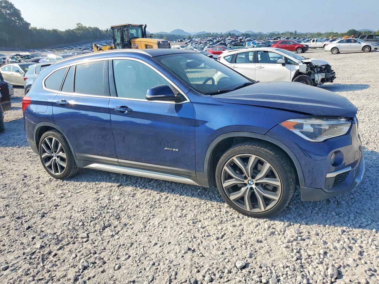 2017 BMW X1 xDrive28I - zdjęcie 4