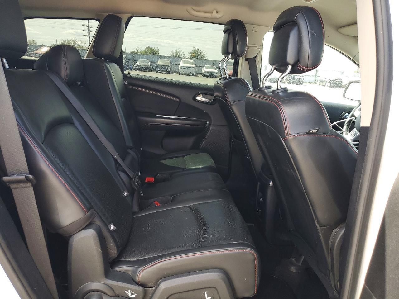 2016 Dodge Journey R/T - zdjęcie 11