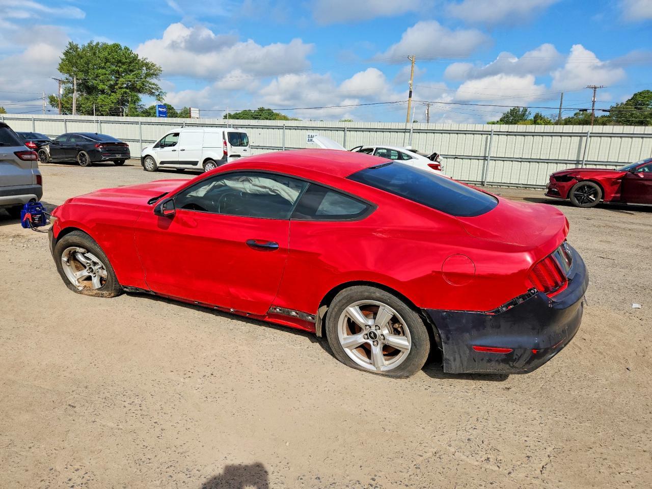 2015 Ford Mustang - zdjęcie 2