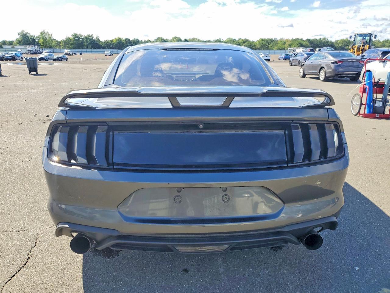 2018 Ford Mustang - zdjęcie 6