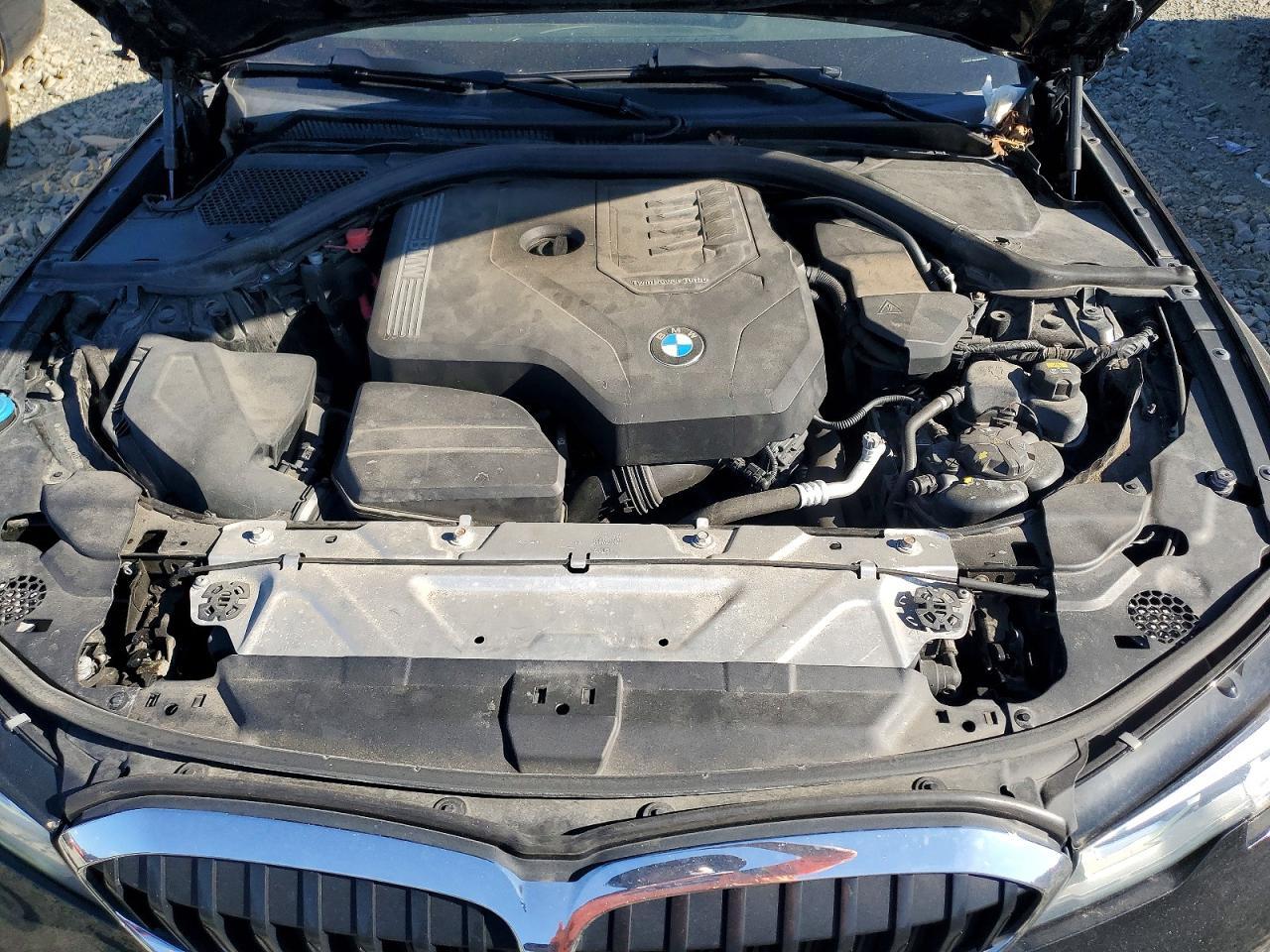 2020 BMW Seria 3 330i - zdjęcie 11