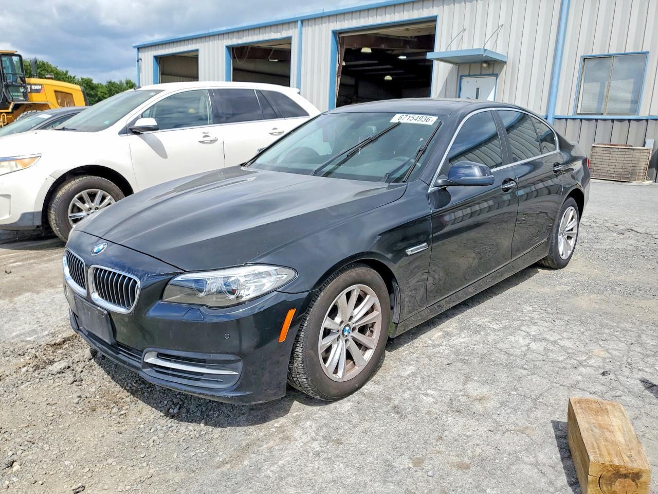 2014 BMW Seria 5 528i - zdjęcie główne