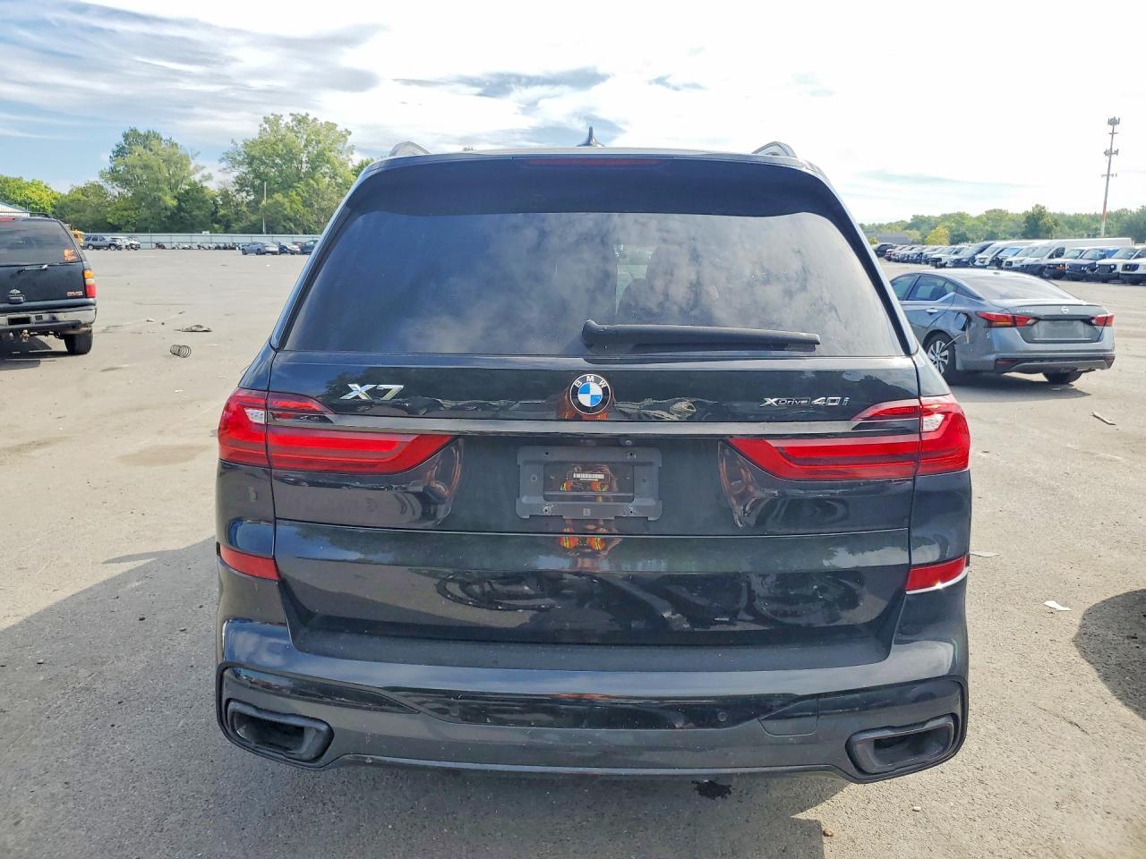 2022 BMW X7 xDrive40I - zdjęcie 6