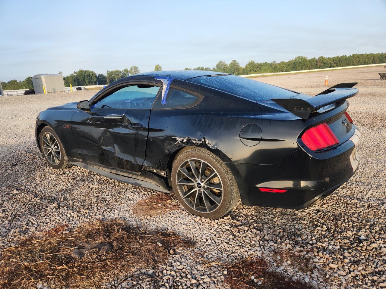 2017 Ford Mustang - zdjęcie 2