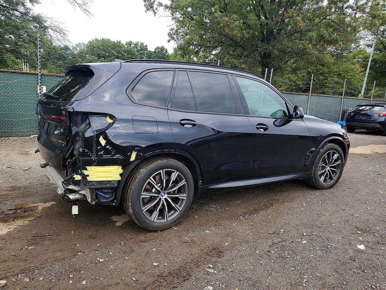 2024 BMW X5 xDrive50E - zdjęcie 3