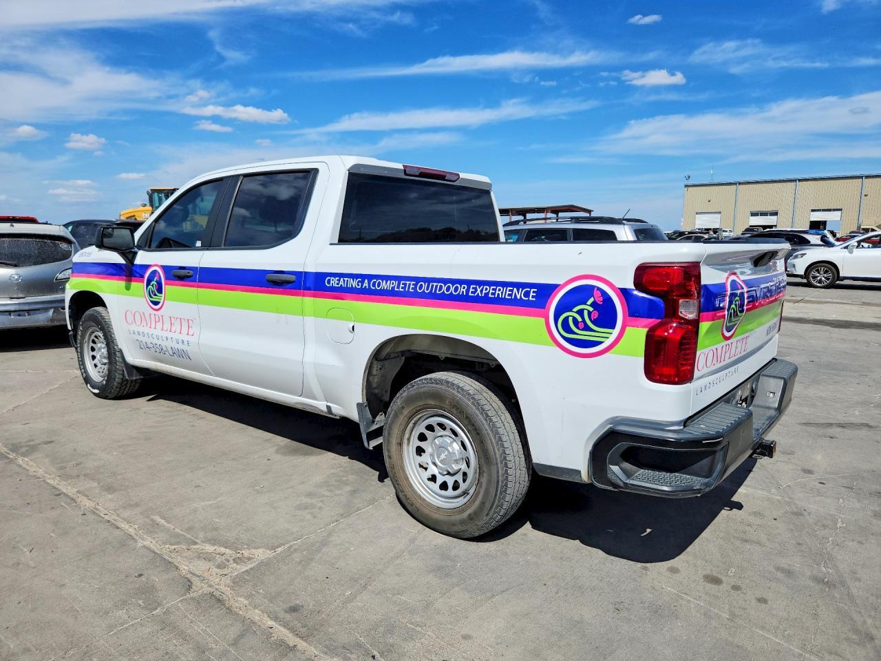 2021 Chevrolet Silverado C1500 - zdjęcie 2