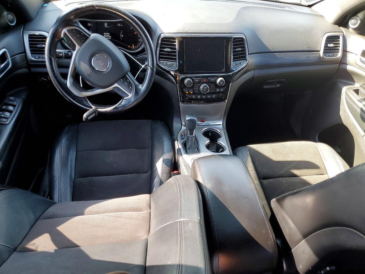 2020 Jeep Grand Cherokee Laredo - zdjęcie 8