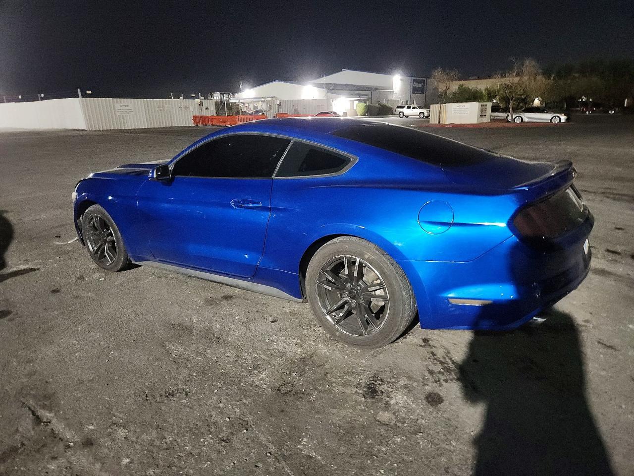 2017 Ford Mustang - zdjęcie 2