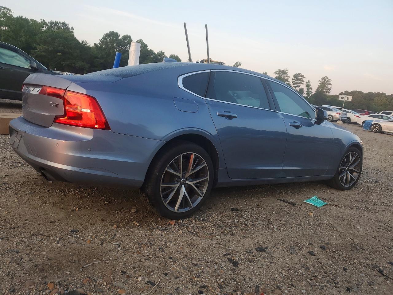 2018 Volvo S90 T5 Momentum - zdjęcie 3