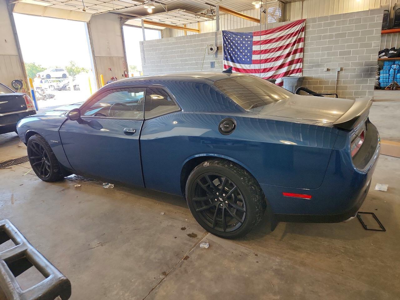 2022 Dodge Challenger R/T - zdjęcie 2