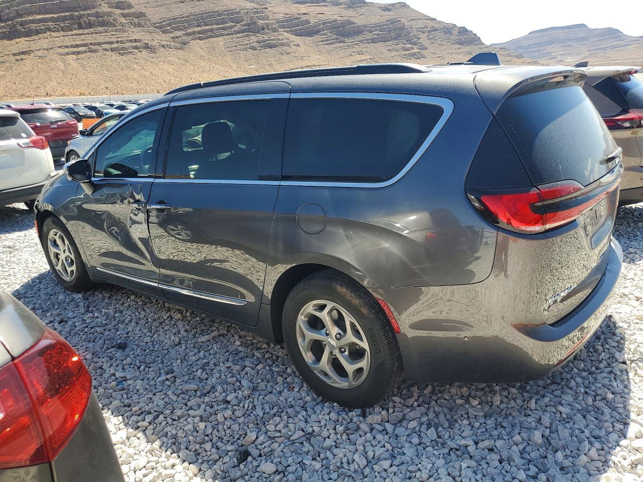 2022 Chrysler Pacifica Limited - zdjęcie 2