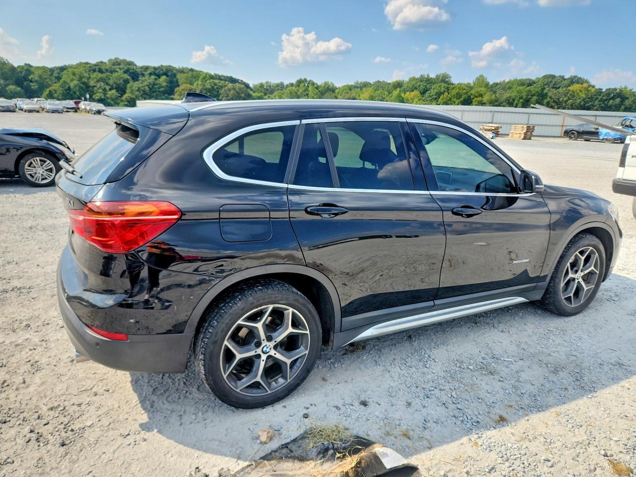 2017 BMW X1 xDrive28I - zdjęcie 3