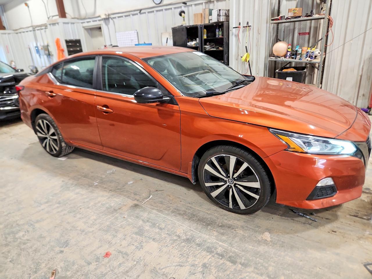 2019 Nissan Altima Sr - zdjęcie 4