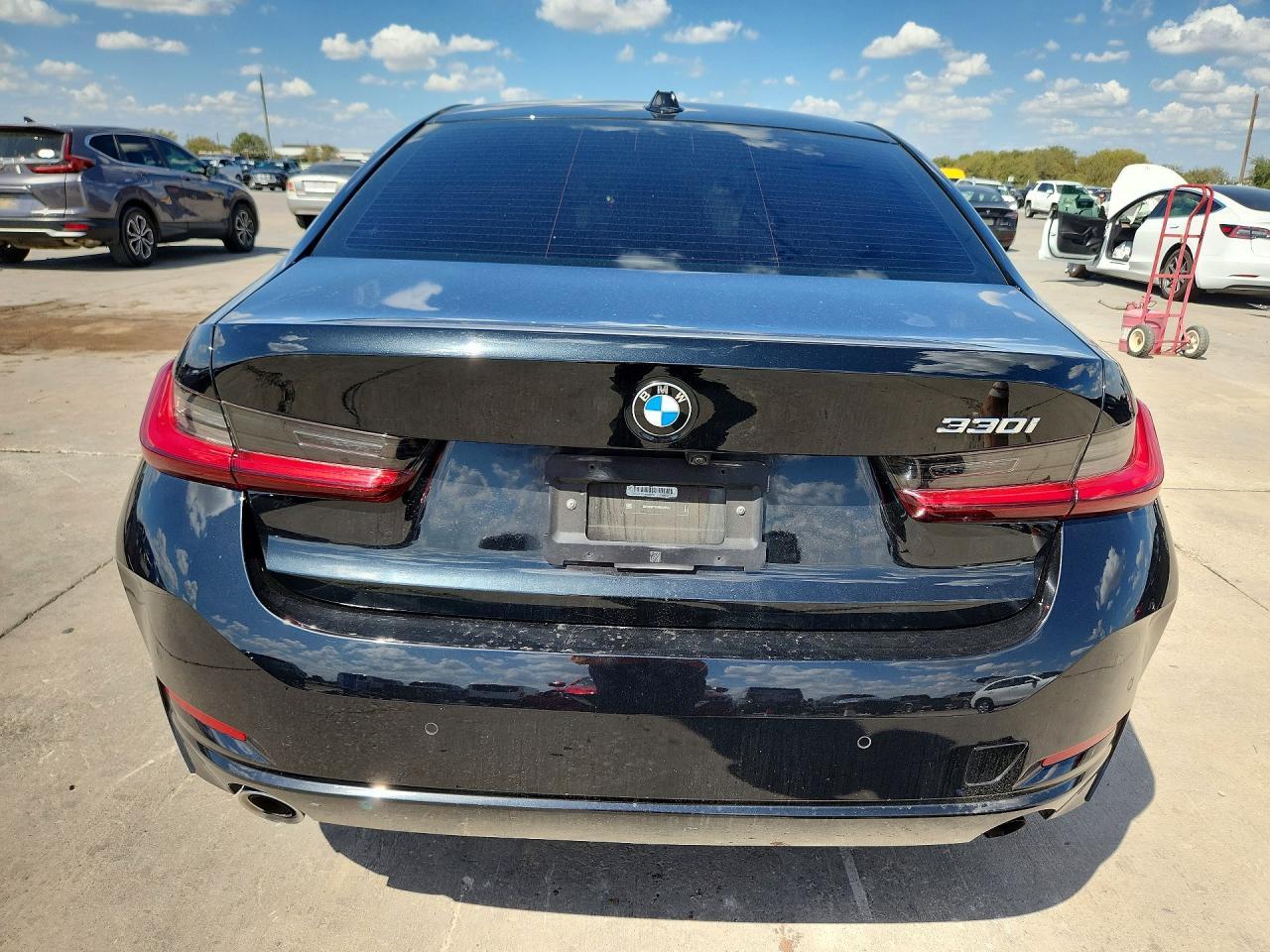 2024 BMW 330I - zdjęcie 6