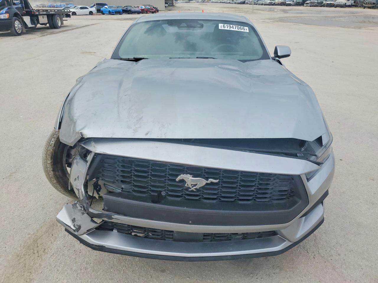 2025 Ford Mustang Ecoboost - zdjęcie 5