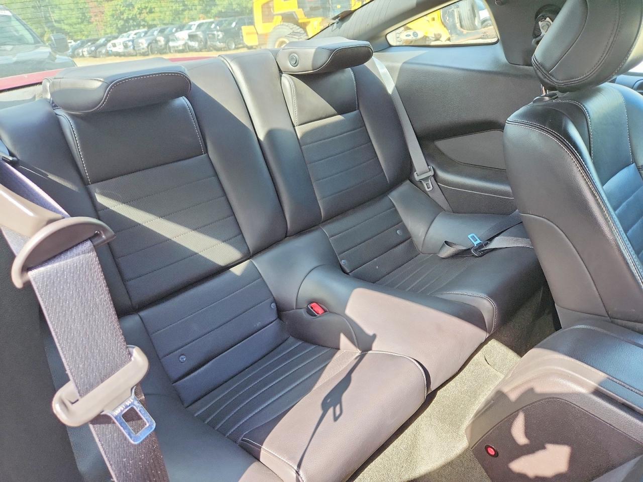 2014 Ford Mustang V6 Coupe - zdjęcie 10