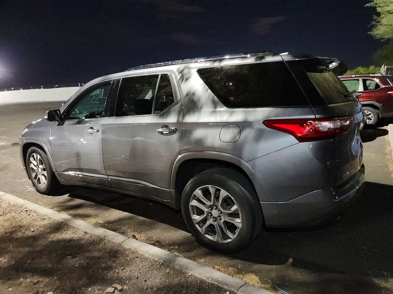 2019 Chevrolet Traverse Premier - zdjęcie 2