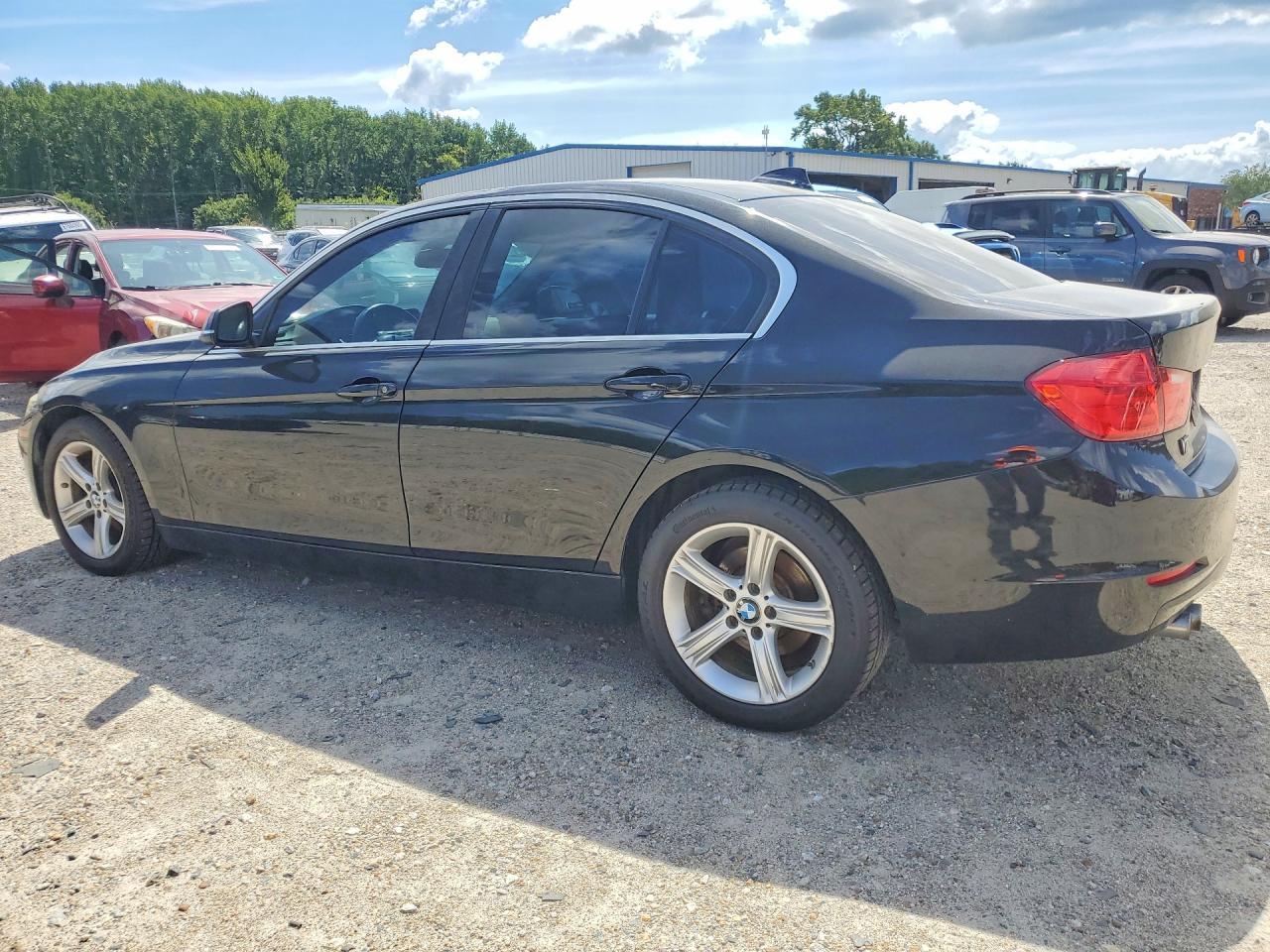 2015 BMW 328 I - zdjęcie 2