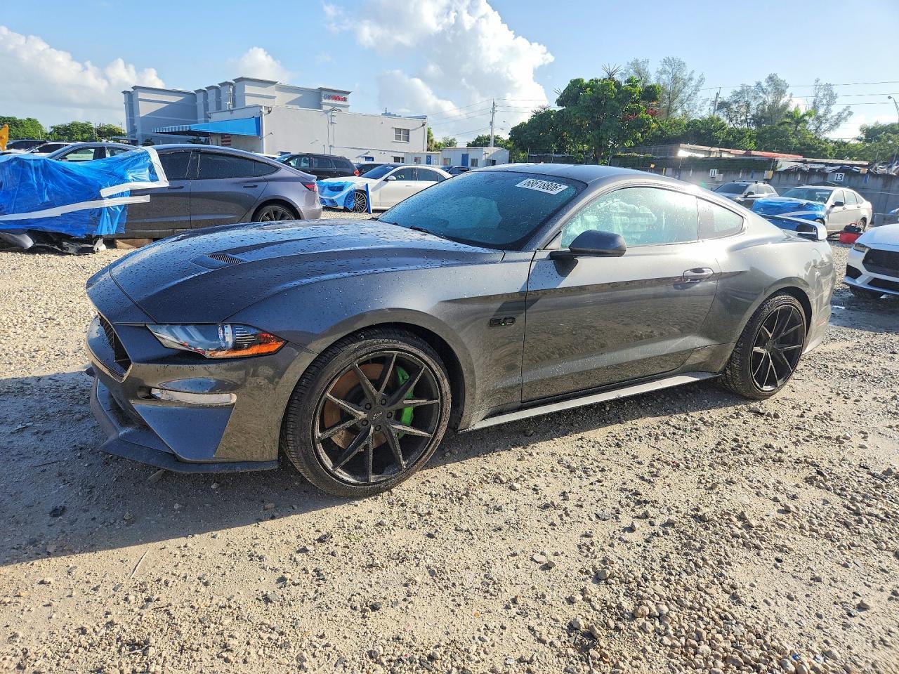 2020 Ford Mustang Gt - zdjęcie główne