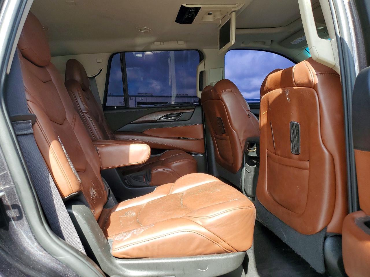 2016 Cadillac Escalade Premium - zdjęcie 11