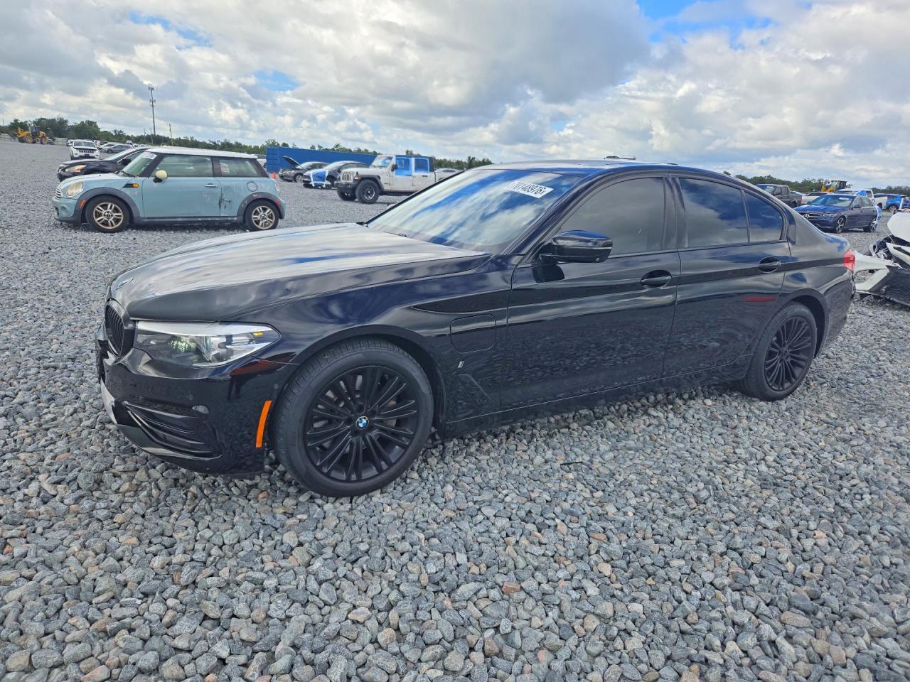 2019 BMW 530E - zdjęcie główne
