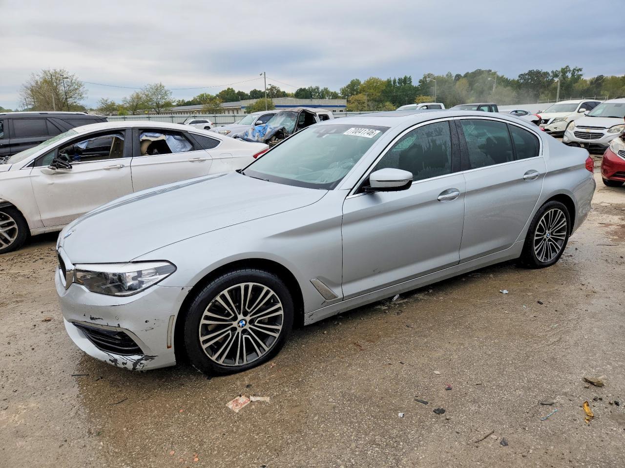 2018 BMW Seria 5 530i - zdjęcie główne