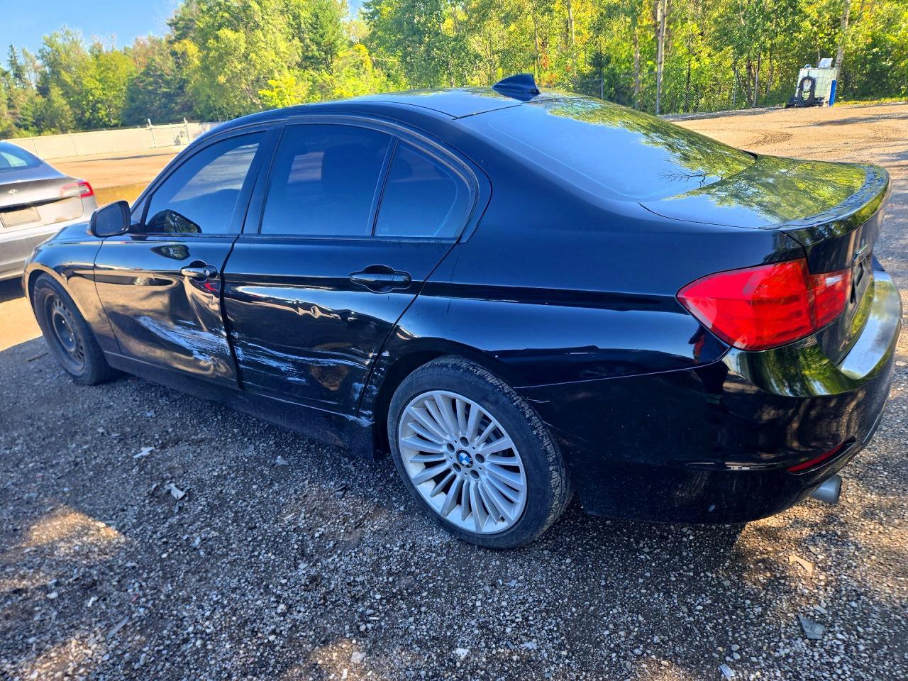 2015 BMW 320 I xDrive - zdjęcie 2