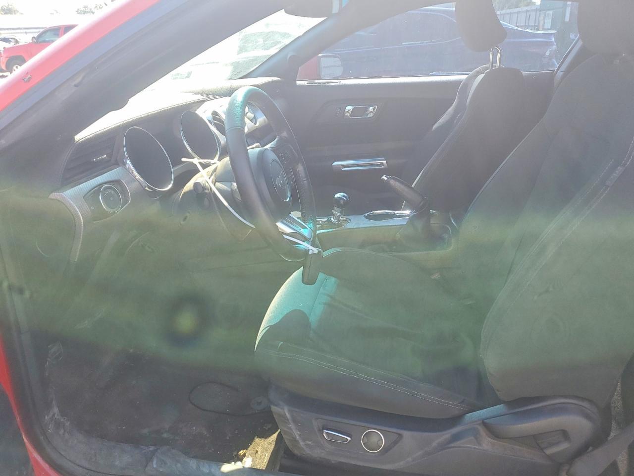 2015 Ford Mustang - zdjęcie 7