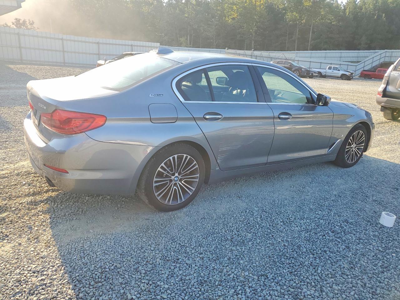 2018 BMW 530E - zdjęcie 3