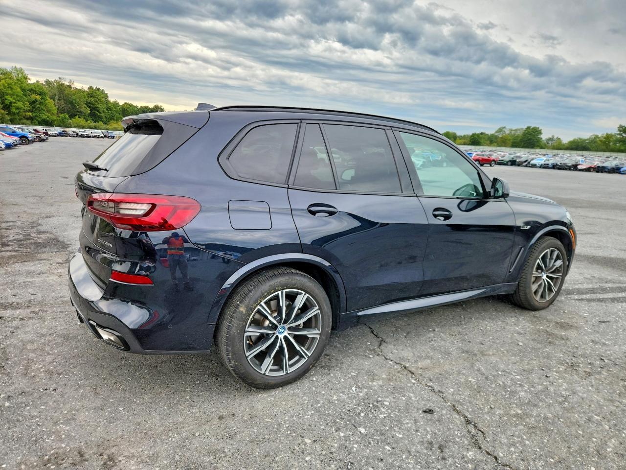 2023 BMW X5 xDrive45E - zdjęcie 3