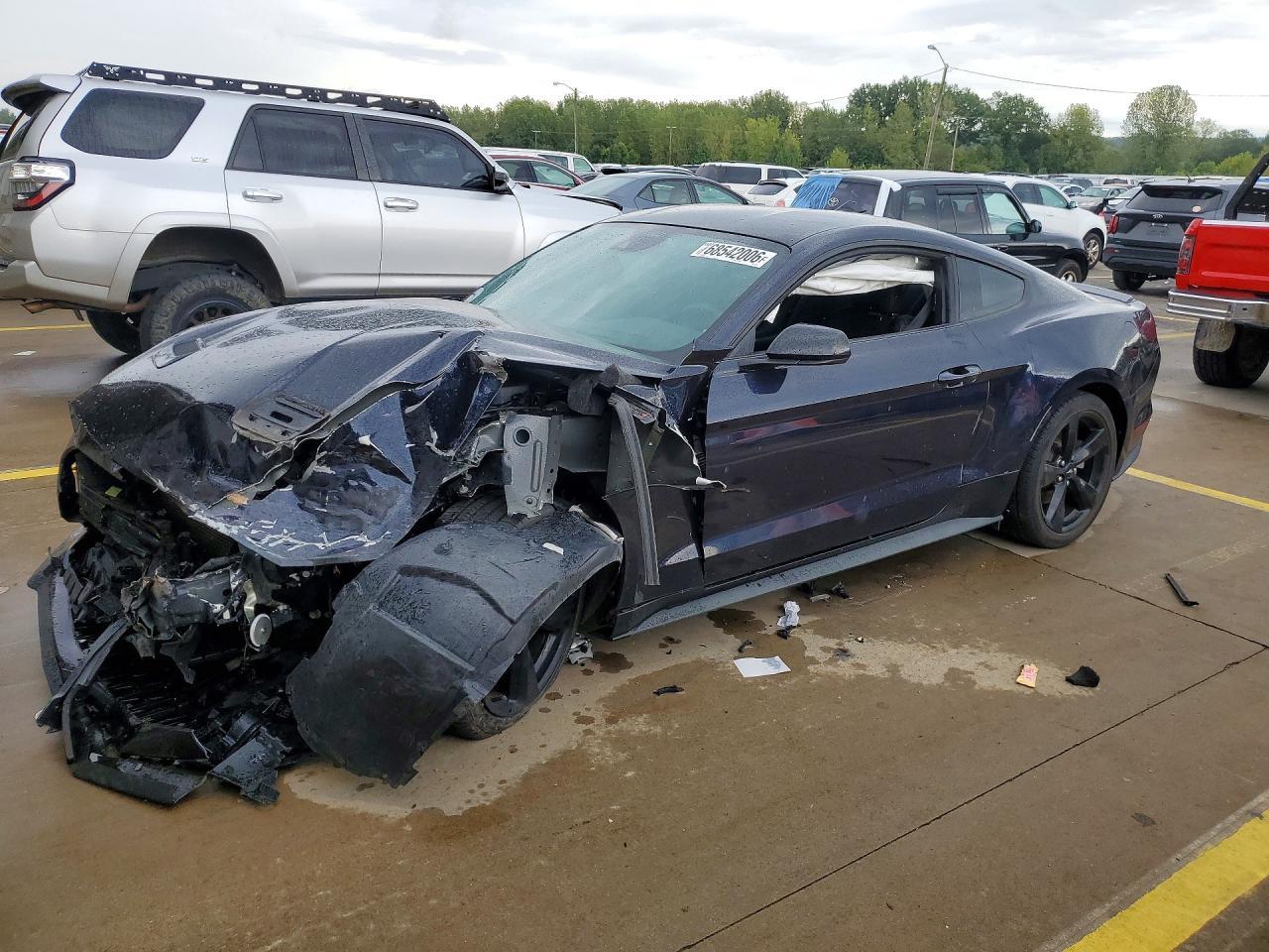 2021 Ford Mustang - zdjęcie główne