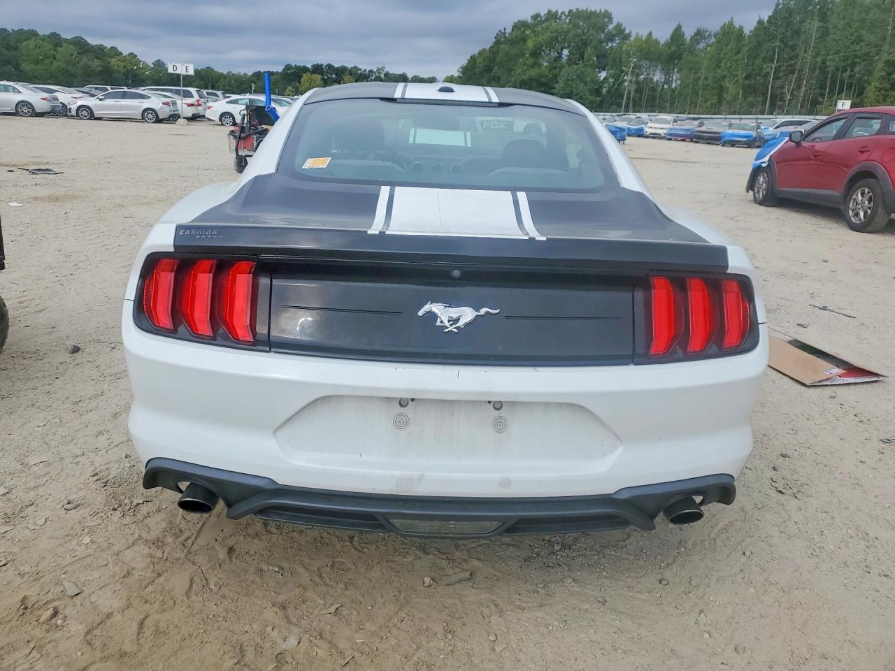 2019 Ford Mustang - zdjęcie 6