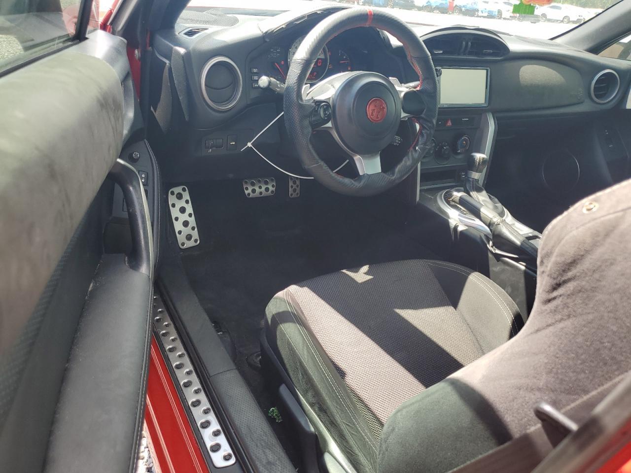 2017 Toyota 86 Base - zdjęcie 8