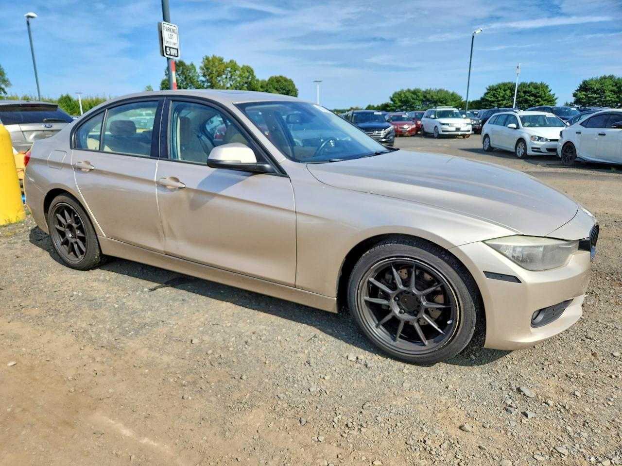 2014 BMW 320 I xDrive - zdjęcie 4