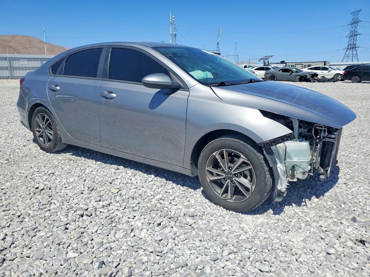 2023 Kia Forte Lxs - zdjęcie 4