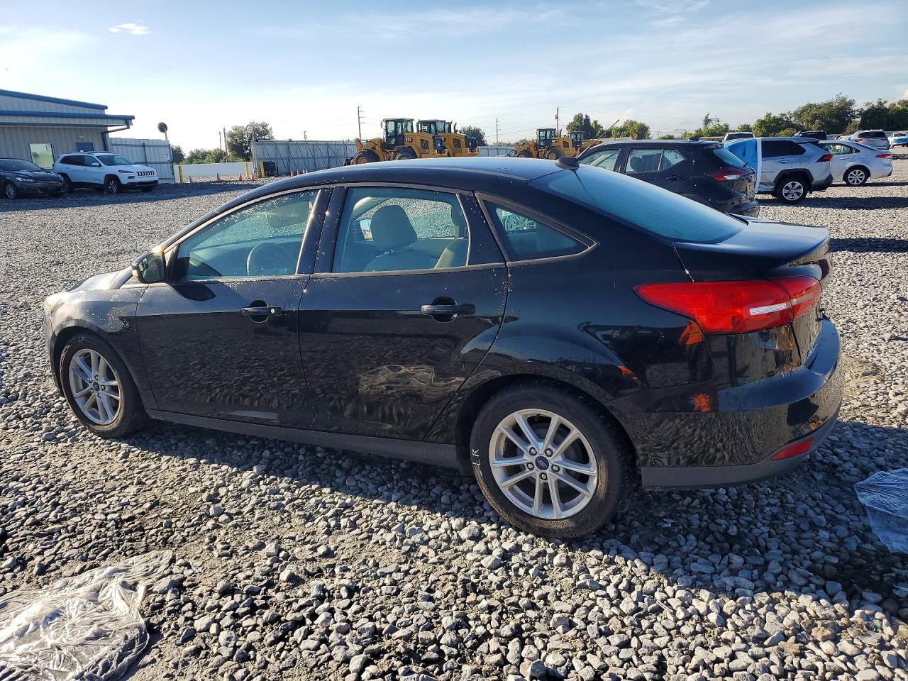 2017 Ford Focus Se - zdjęcie 2
