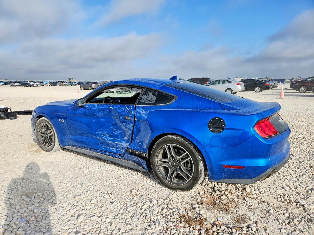 2020 Ford Mustang Gt - zdjęcie 2
