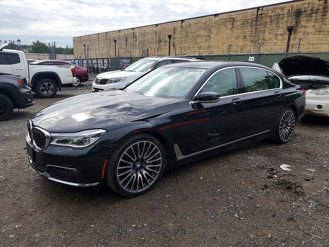 2018 BMW 750 I - zdjęcie główne