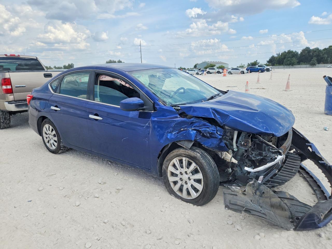 2019 Nissan Sentra S - zdjęcie 4